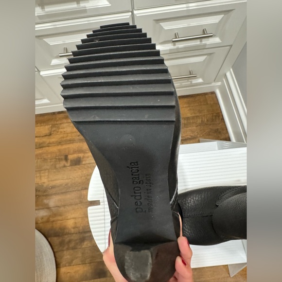 Pedro Garcia Leather Peep Toe Booties Size 8 - Picture 6 of 7